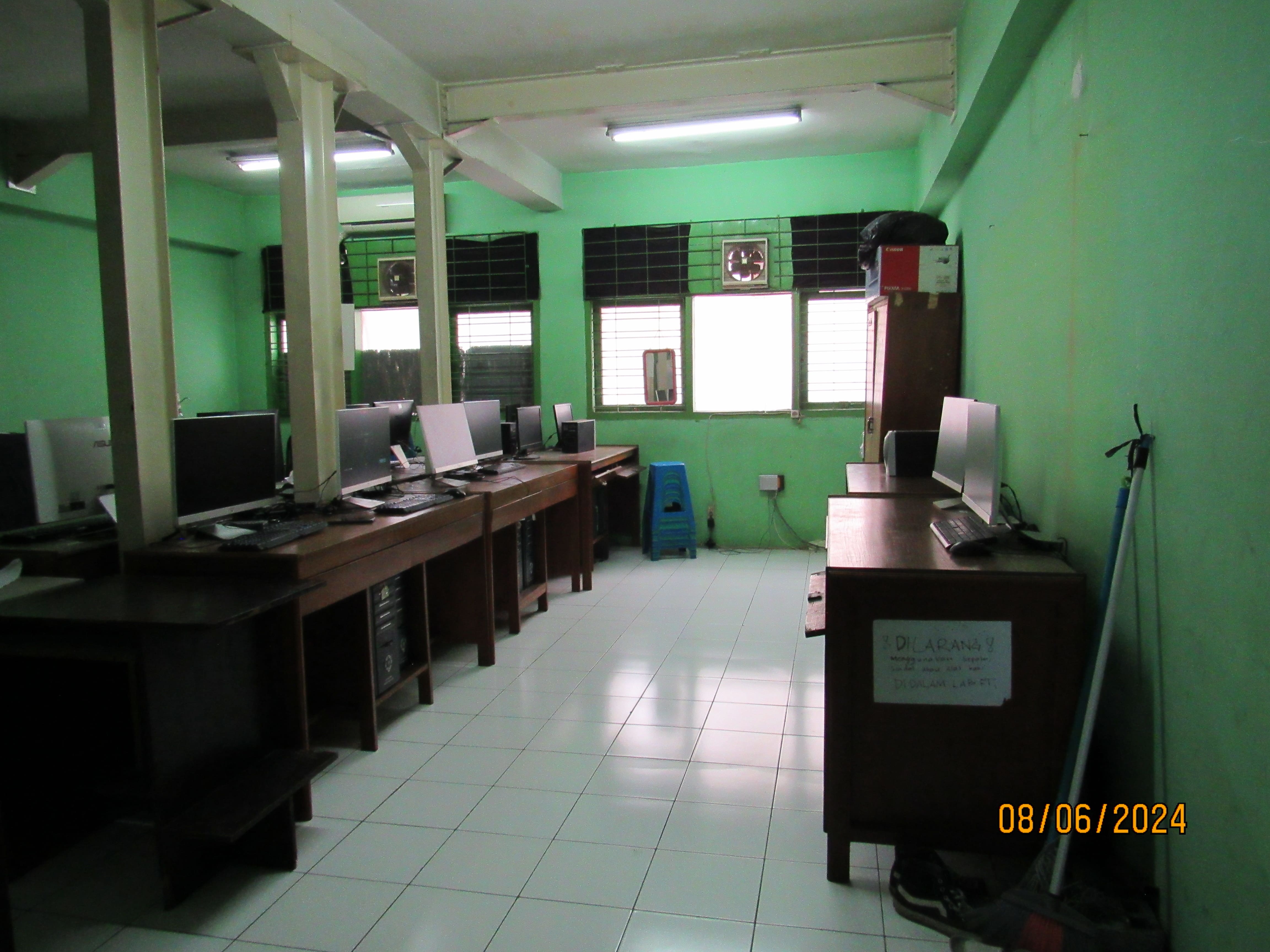 LABORATORIUM KOMPUTER FAKULTAS