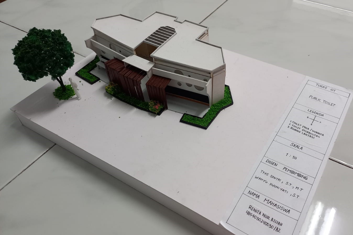 MAKET PUBLIC TOILET
